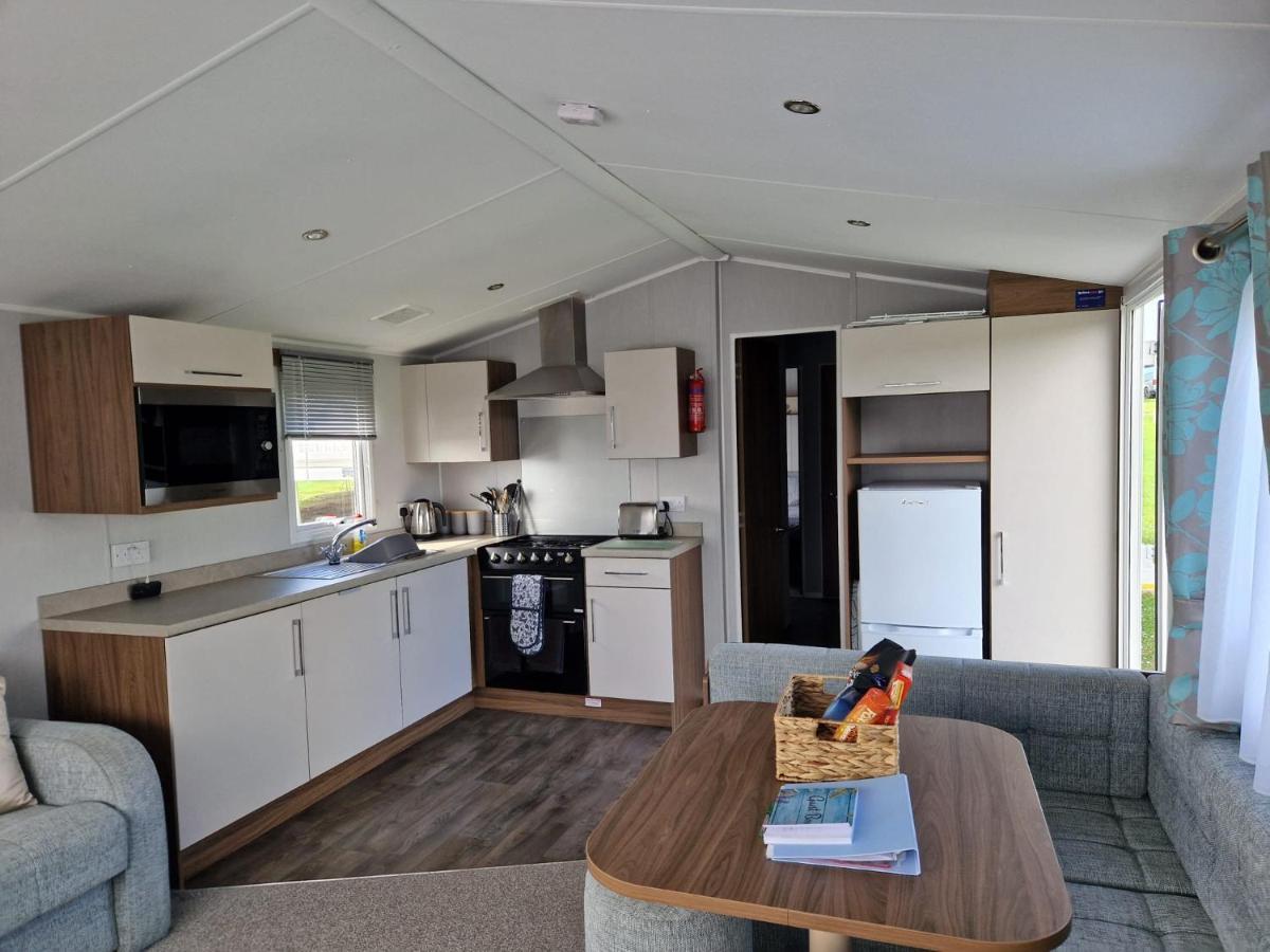 The Fleet Retreat Hotel Wyke Regis Bagian luar foto